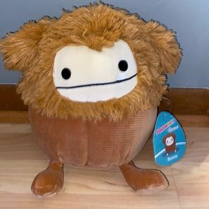 BRAND NEW SQUISHAROYS BENNY 8”!NWT. SMOKE FREE HOME!